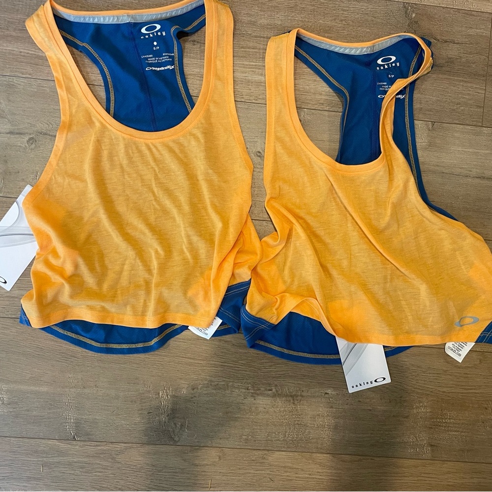 Twinsies Oakley Tanks
